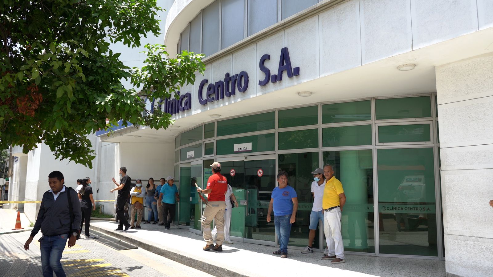 Gobernador Eduardo Verano visitó a paciente de tragedia de la calle 30