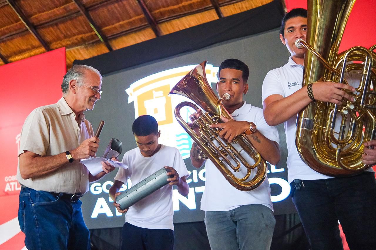 Gobernador Eduardo Verano presenta la Orquesta de Vientos del Atlántico para formar a 350 niños en música clásica