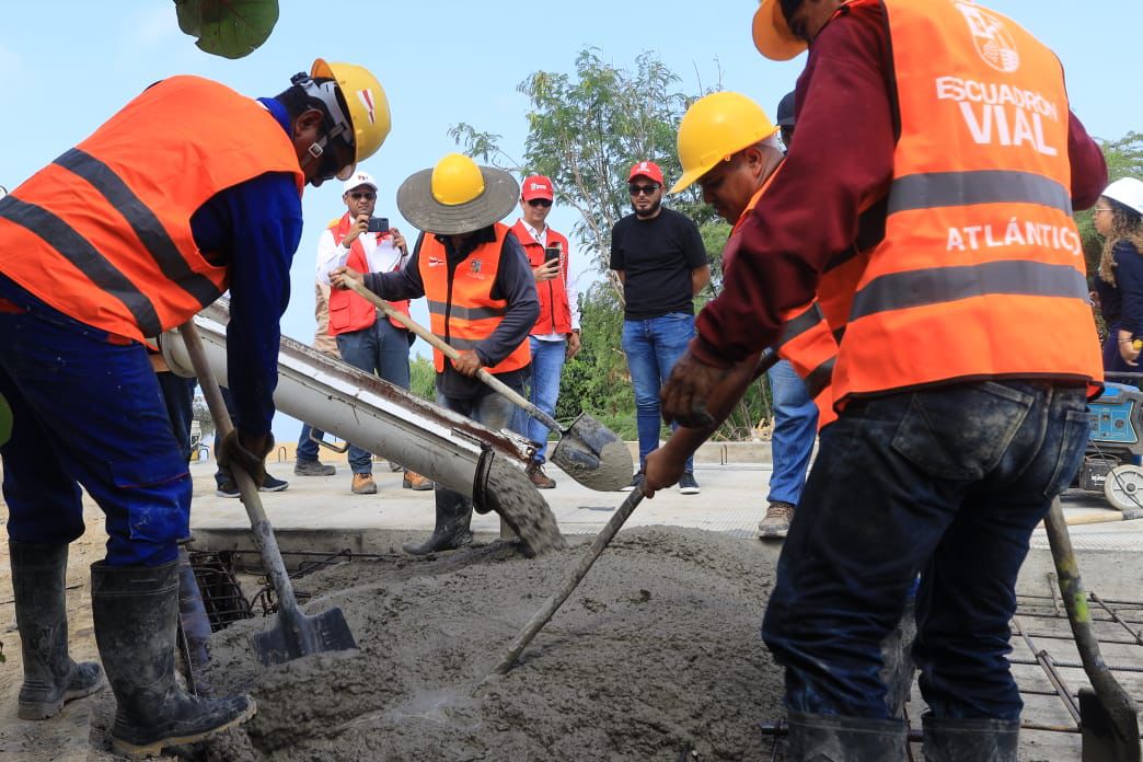 Gobernación del Atlántico rehabilita puente del malecón de Puerto Colombia