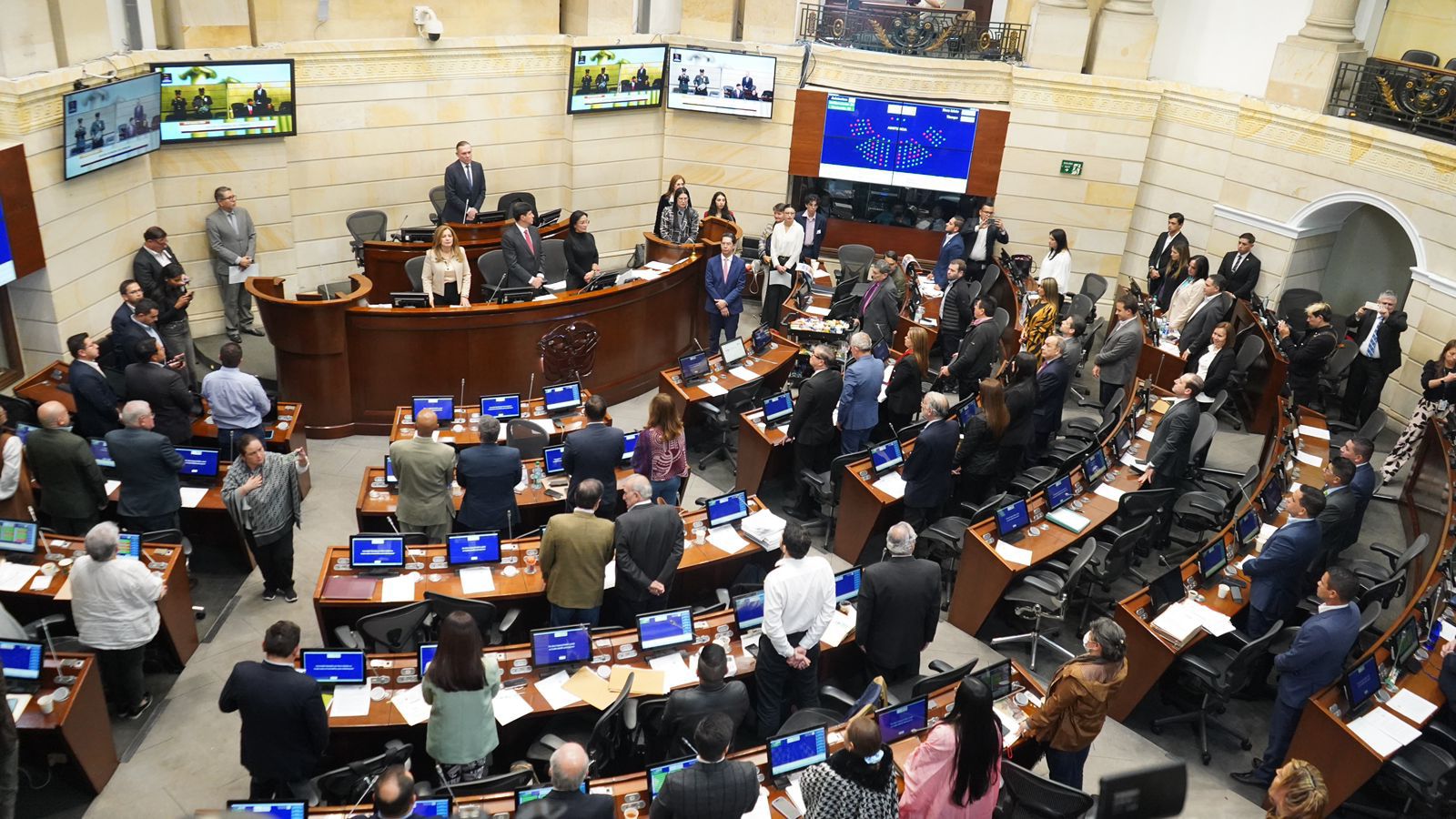 Reforma política se hundió en el Senado por falta de quórum en la última sesión ordinaria