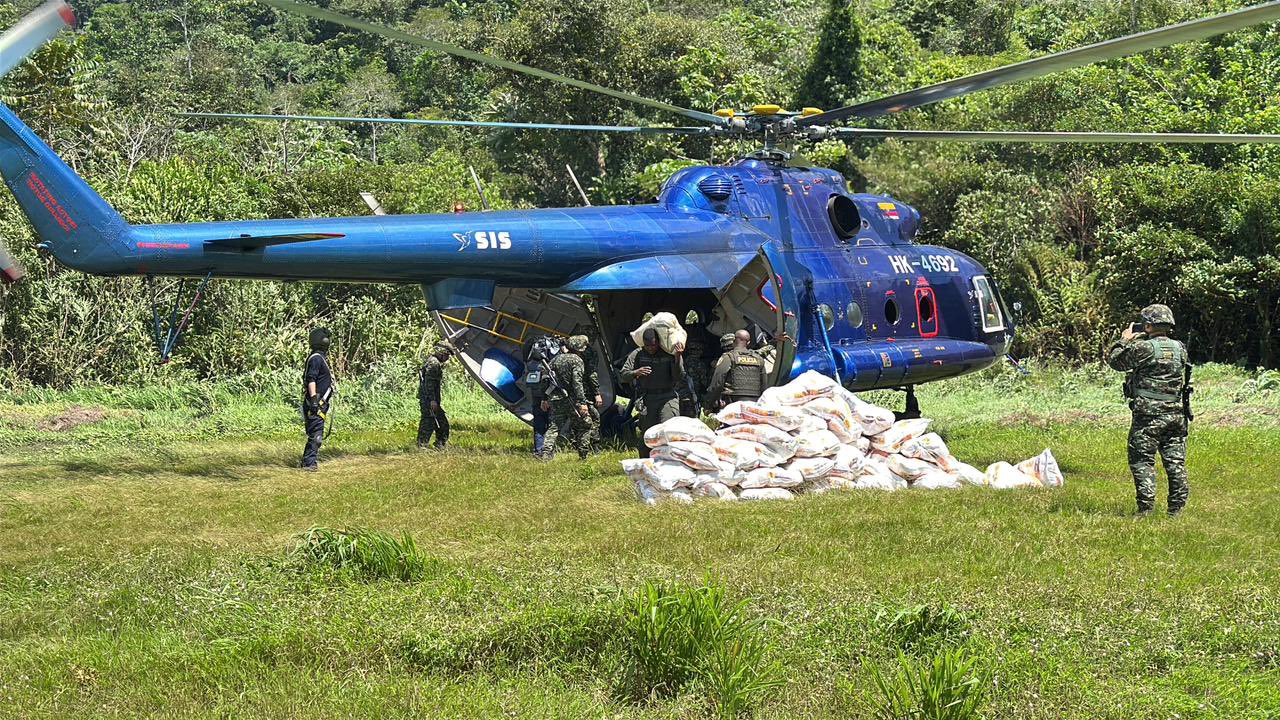 Ejército Nacional entrega ayuda humanitaria en Chocó ante grave emergencia por lluvias