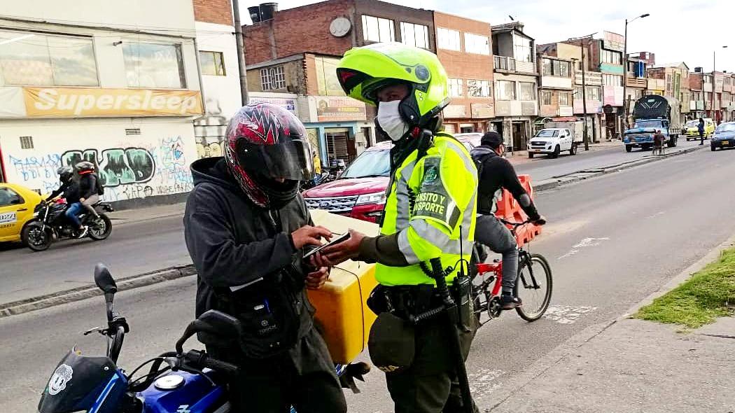 Ley sancionatoria equipara multas entre motos y carros y reduce costos de patios en Colombia