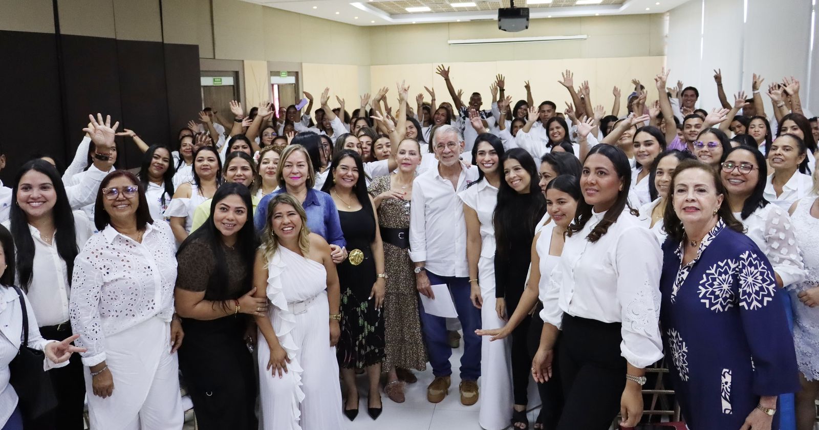 Proyecto Mujer que Emprende, Mujer que Factura en la Ruta 23 capacita a 4.000 emprendedoras 