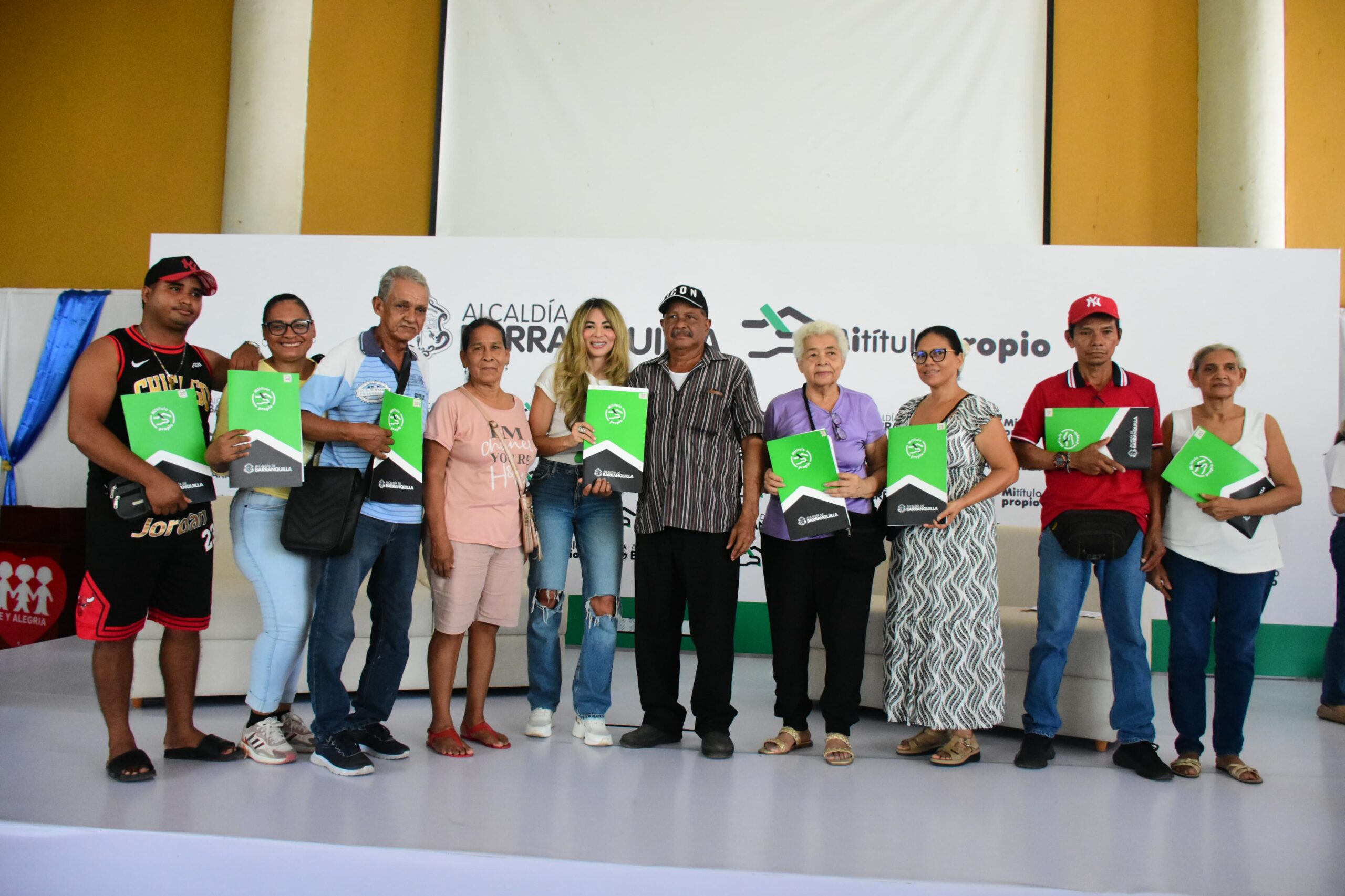 Con la entrega de 2.000 títulos de vivienda, Barranquilla avanza hacia una ciudad más equitativa