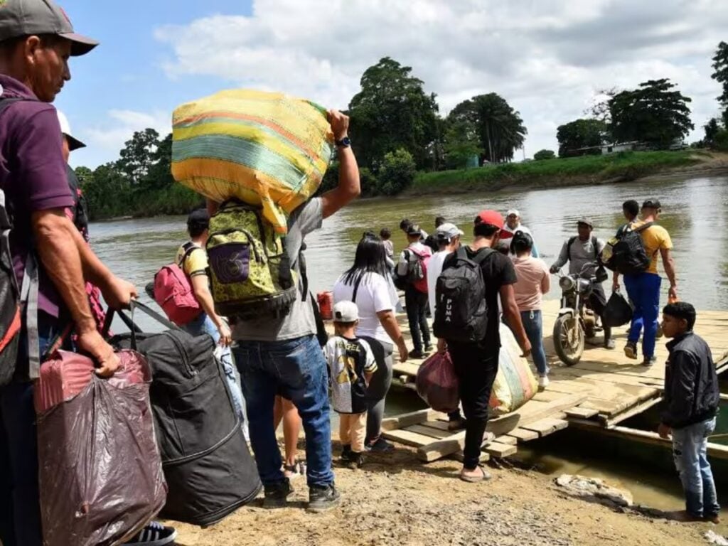 Desplazados del Catatumbo encuentran refugio temporal en Medellín ante la escalada de violencia