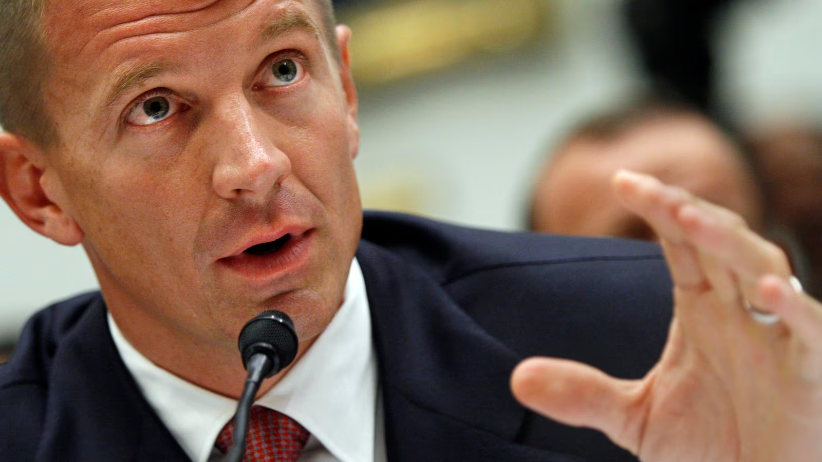 Erik Prince envía mensaje contundente a María Corina Machado: “Manténganse firmes”