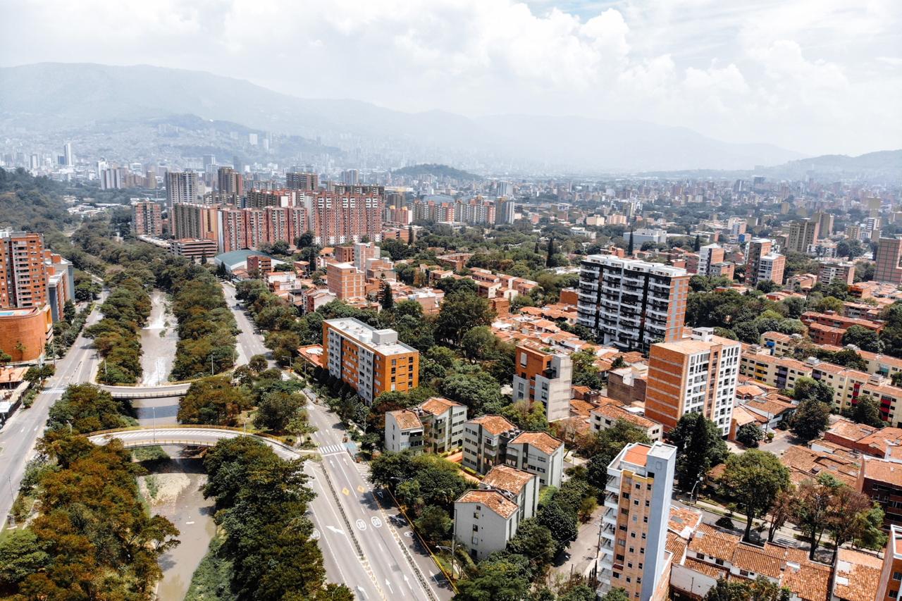 Medellín se Consolida como la Ciudad con Menor Desempleo en Colombia