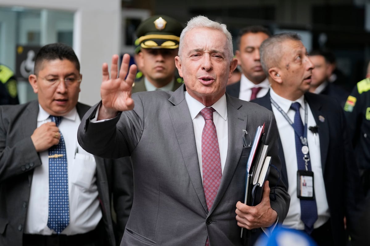 Uribe a la espera del veredicto final: defensa insiste en la inocencia y niega maniobras dilatorias