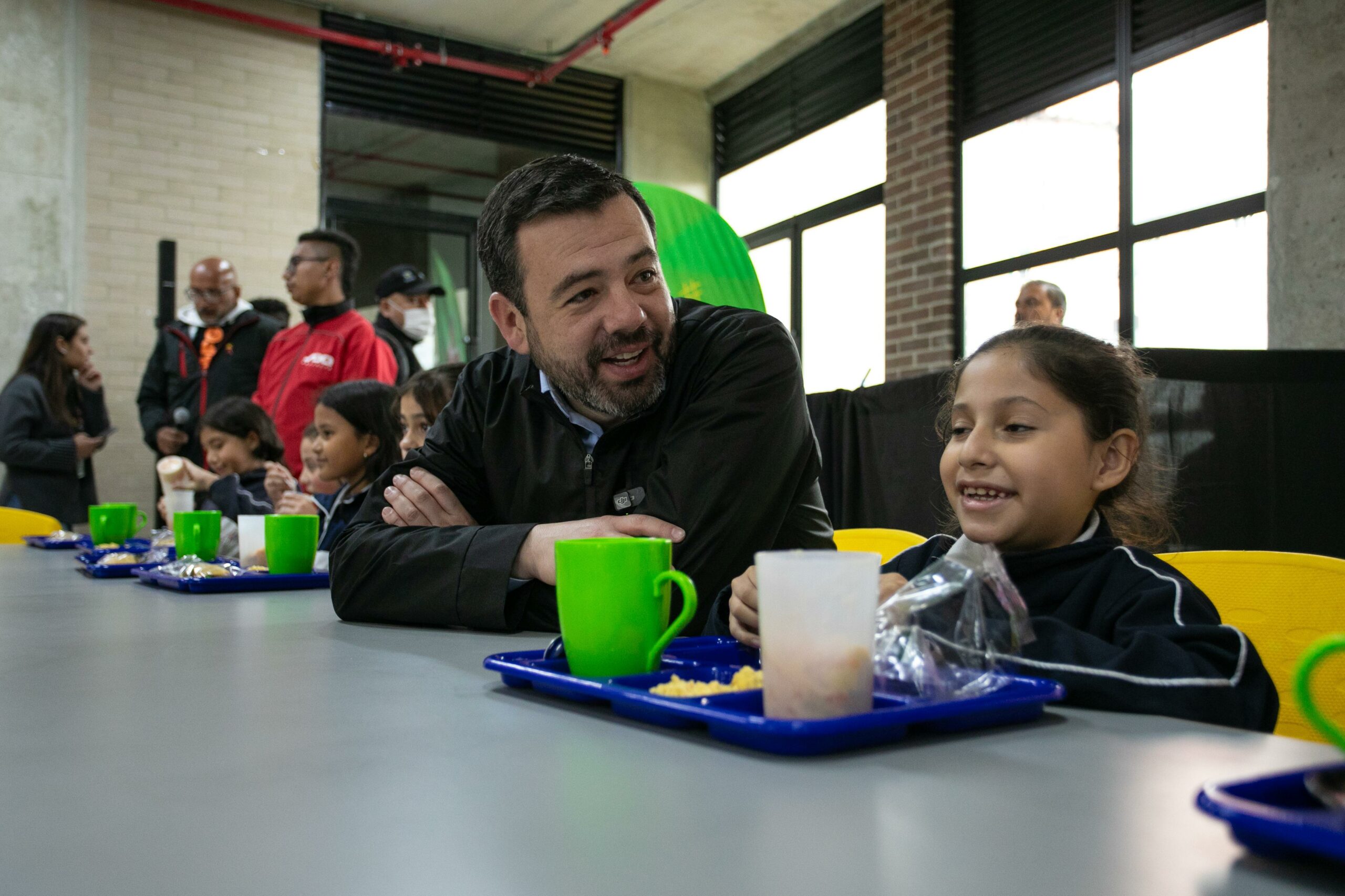 Bogotá amplía la cobertura del PAE con la inauguración de 8 nuevos comedores escolares