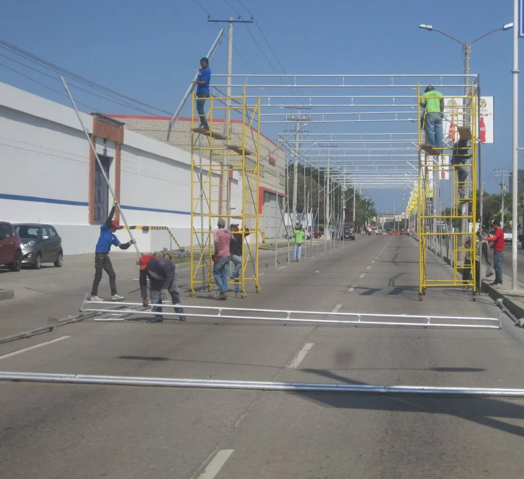 Pico y placa en la Vía 40: medidas de movilidad para el montaje de palcos del Carnaval 2025