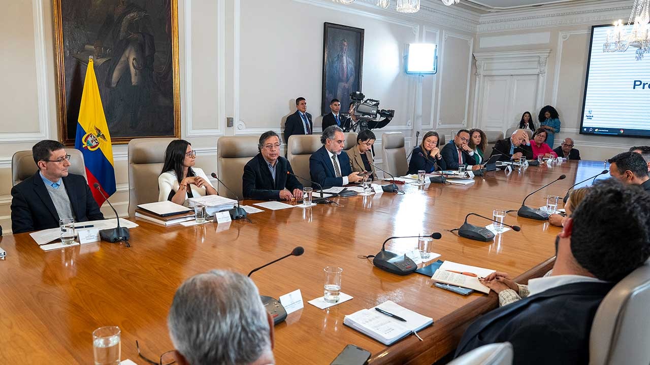 Presidente Petro reprende a viceministro de Vivienda y exige mayor alcance en el Cañón del Micay