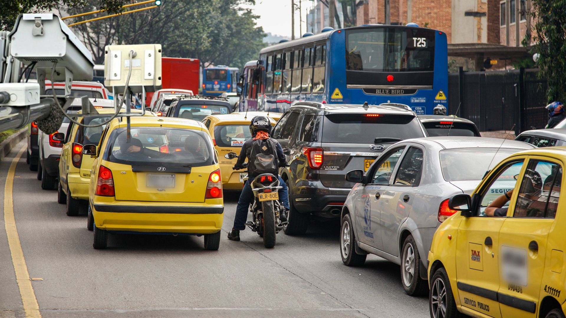 Bogotá moderniza sus cámaras de fotomultas: lo que deben saber los conductores