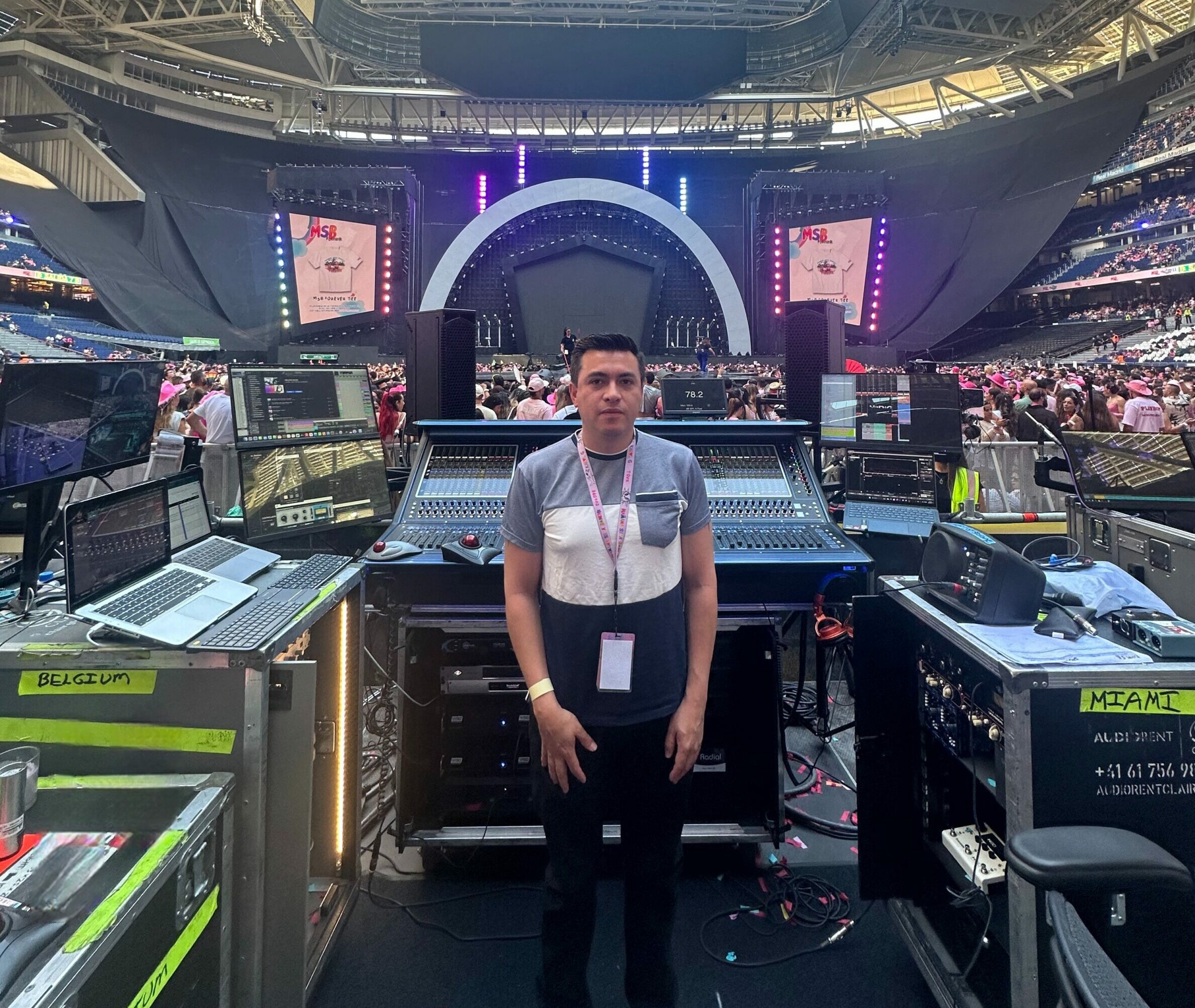 Andrés Rivera, el colombiano que transforma la música global con luz y láser