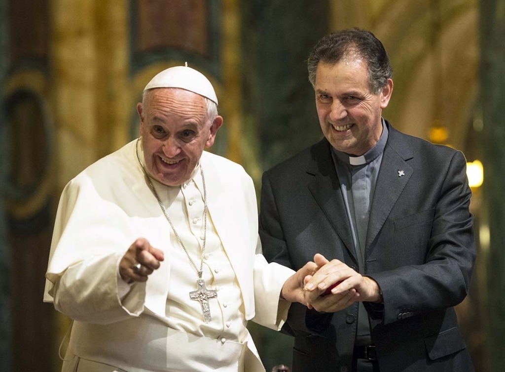 El cardenal Artime pide una iglesia creíble en misa por Francisco con un grupo de monjas
