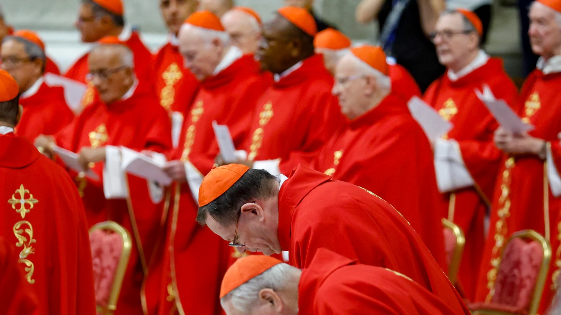 Cardenales se preparan con unidad y esperanza para elegir al nuevo Papa en un cónclave marcado por la diversidad