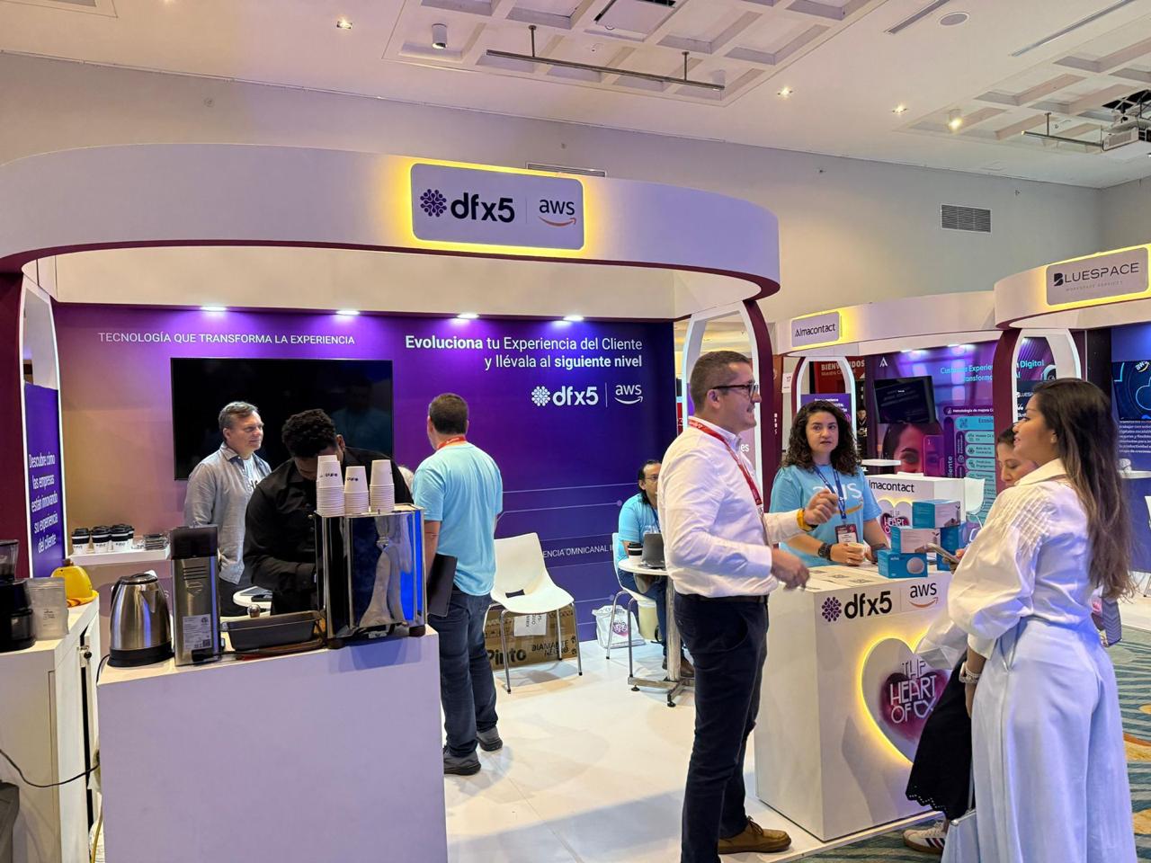 DFX5 revela las cinco claves que transforman la experiencia del cliente en América Latina