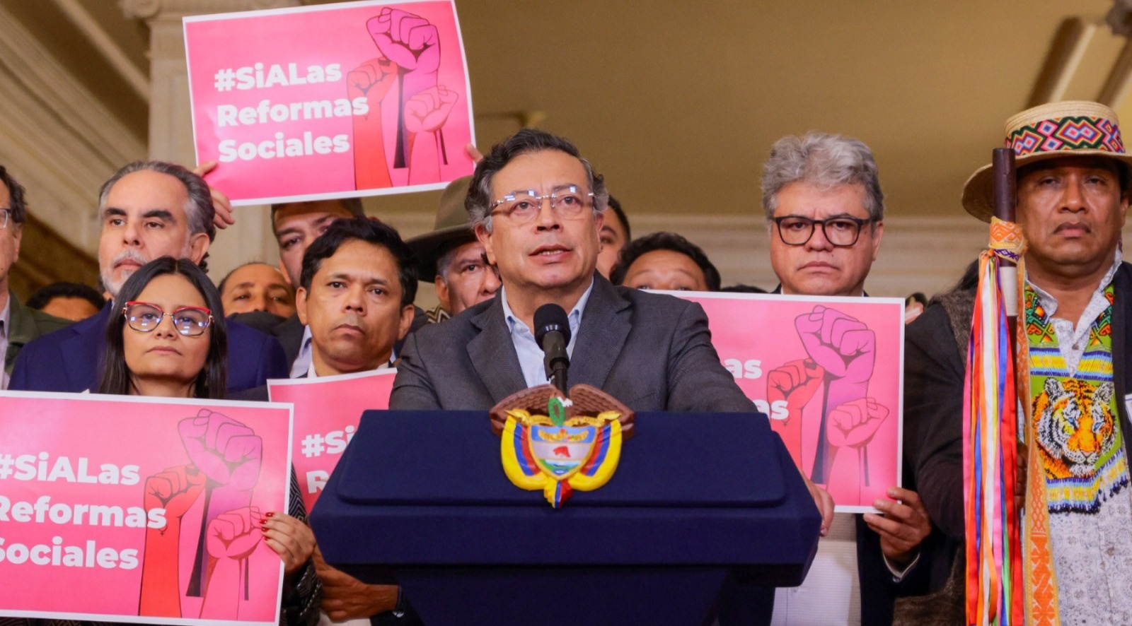 Petro tacha de “fraude” el rechazo del Senado a la consulta popular y convoca a protestas