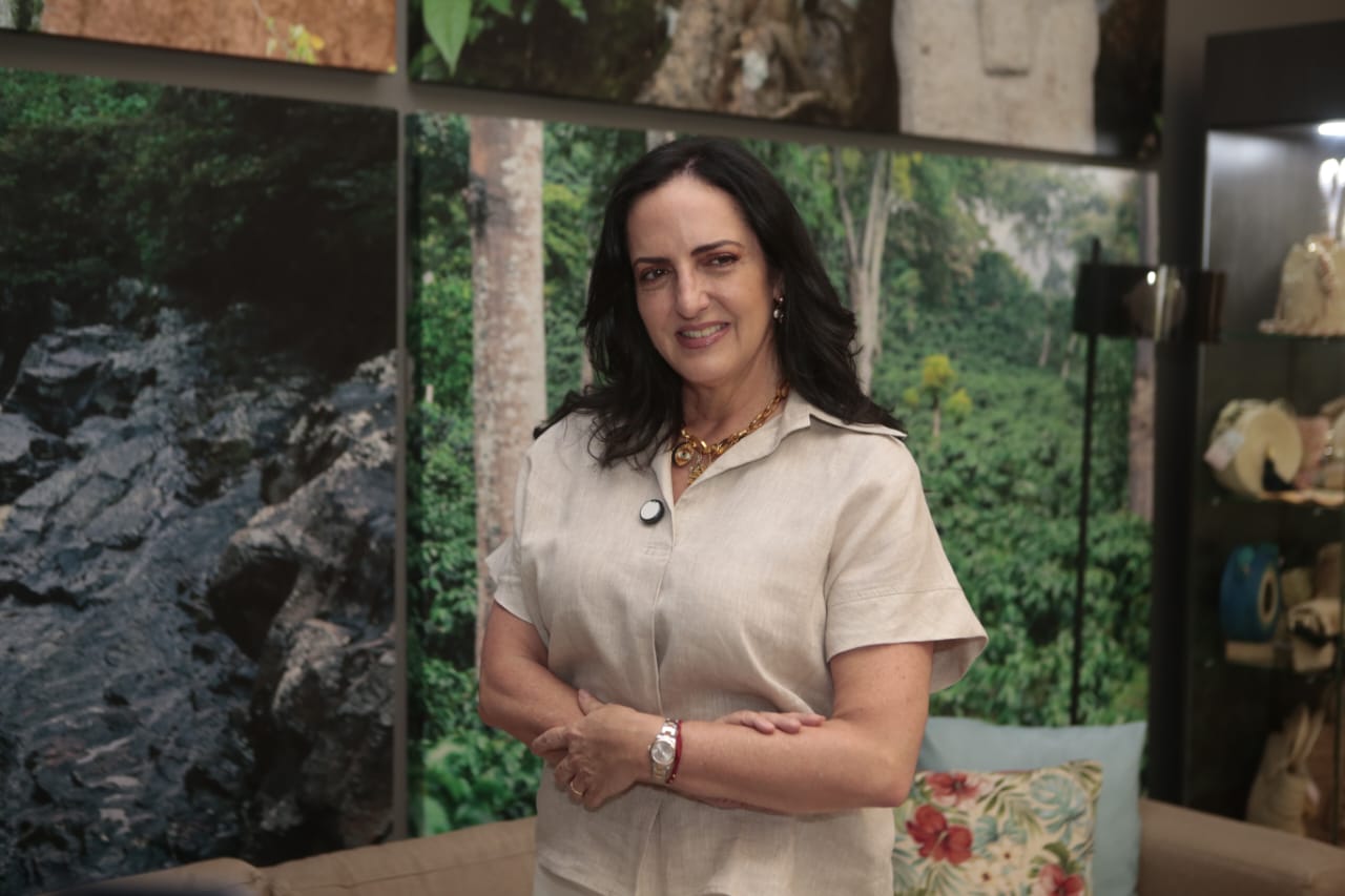 María Fernanda Cabal cuestiona a Fecode por cartilla política en colegios públicos de Bogotá