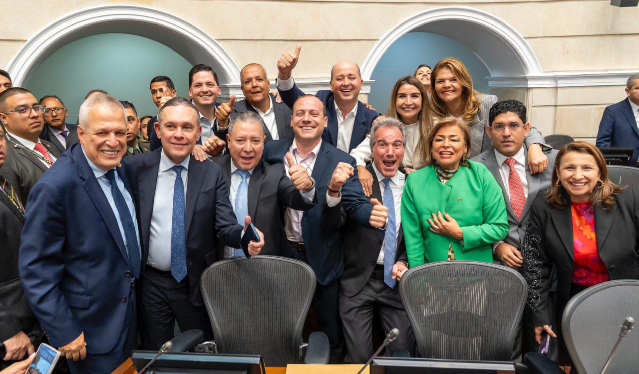 Congreso frena consulta laboral del Gobierno y el Partido Conservador celebra como triunfo de la responsabilidad y el empleo