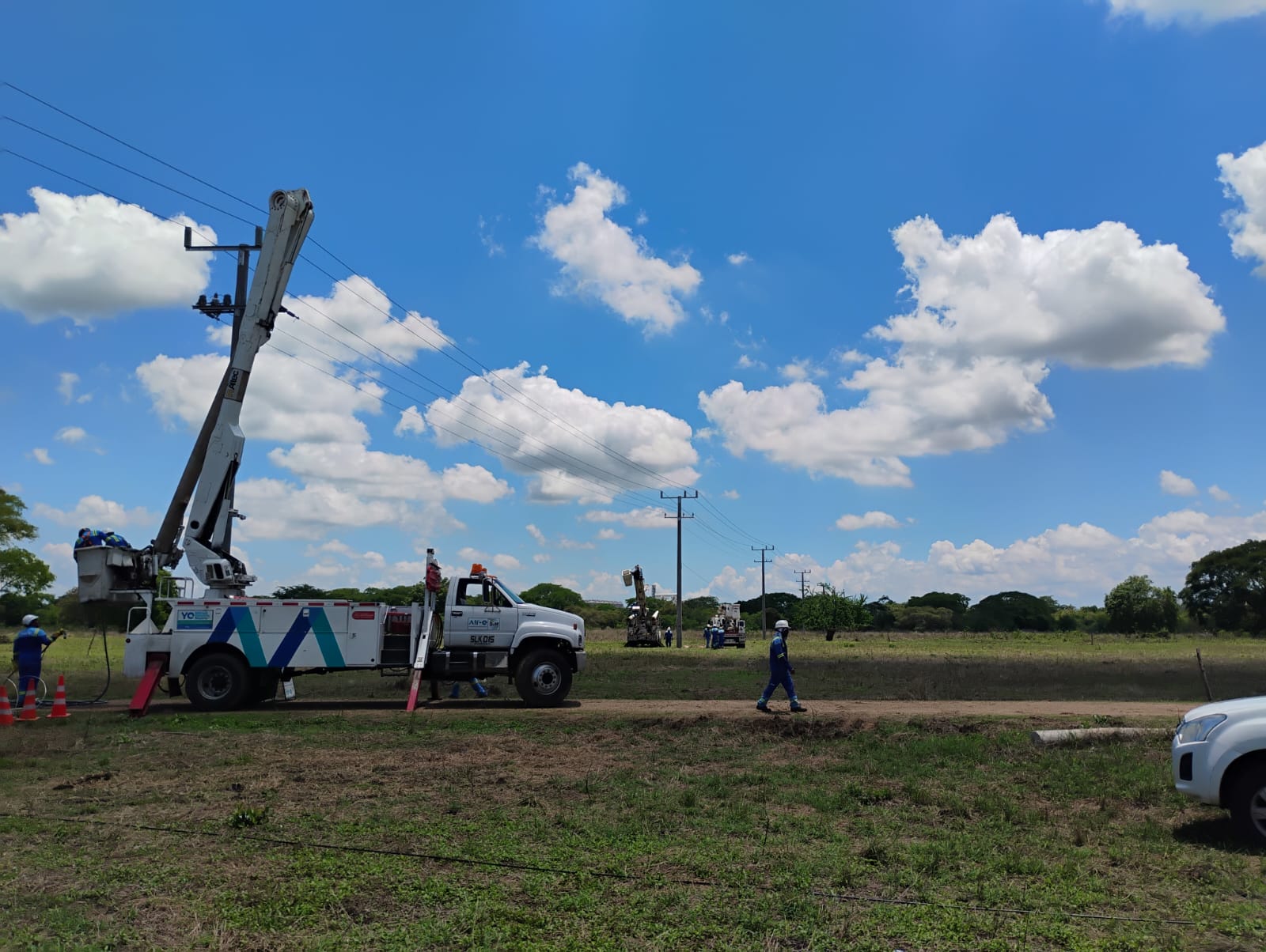 Air-e reemplazará postes y hará adecuaciones eléctricas en Malambo y Barranquilla