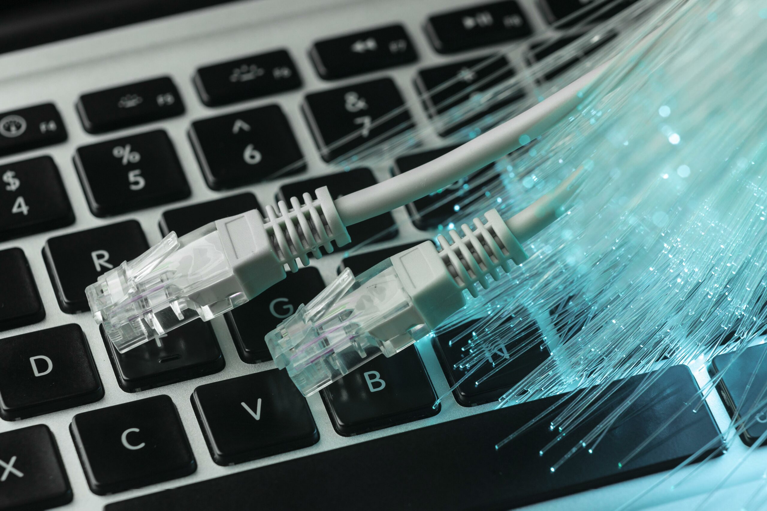 Gobernación de Cundinamarca impulsa conectividad escolar con millonaria inversión en internet rural