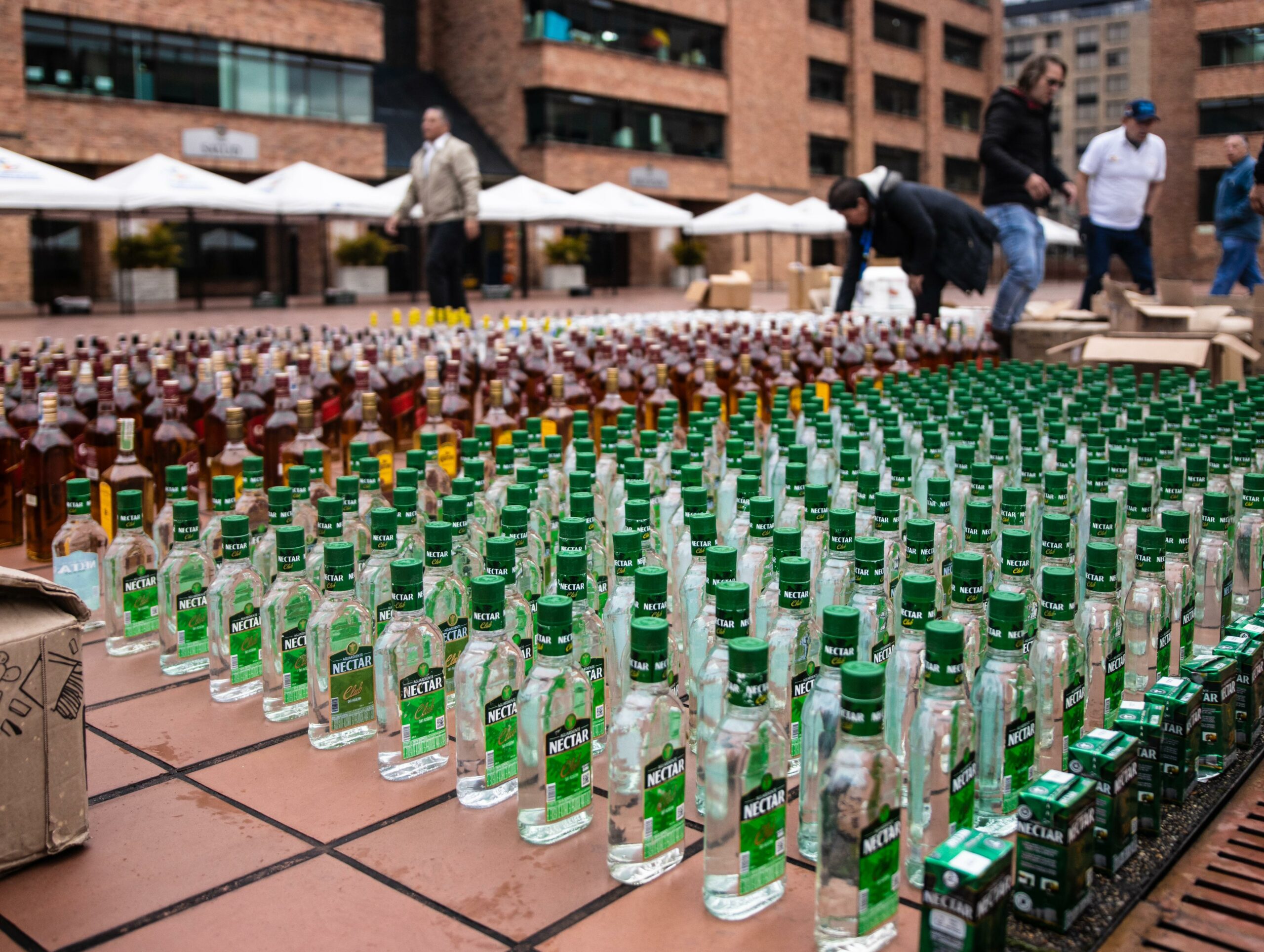 Cundinamarca intensifica lucha contra el licor ilegal con más de 14.600 unidades incautadas en 2025