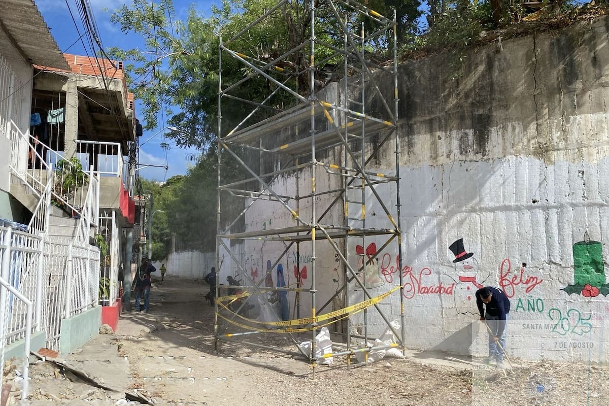 En Cartagena refuerzan el muro de contención en La Poza con obras que prometen dignidad y seguridad para Daniel Lemaitre