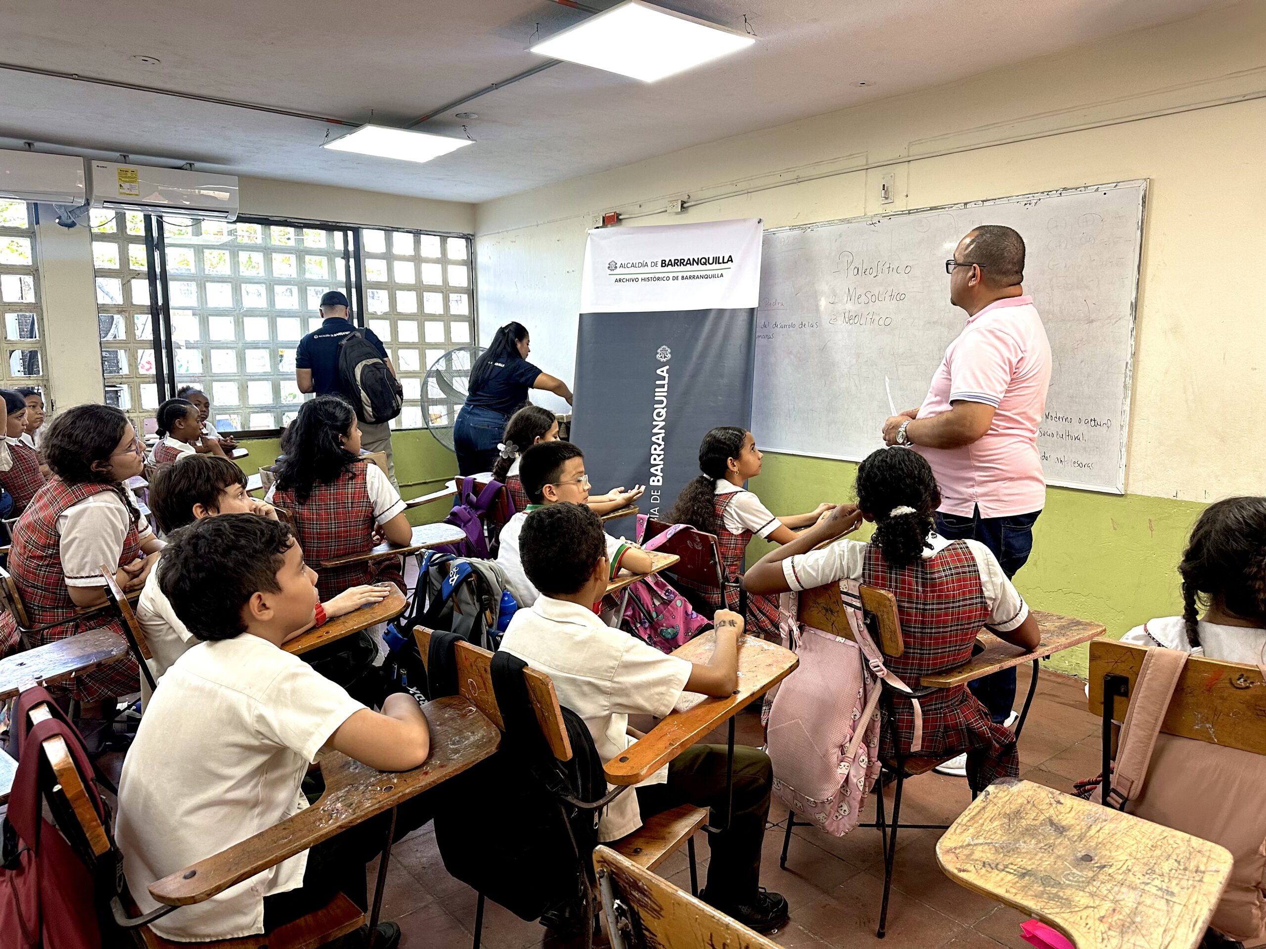 Niños barranquilleros se forman como guardianes de la historia en tercera edición del diplomado impulsado por la Alcaldía