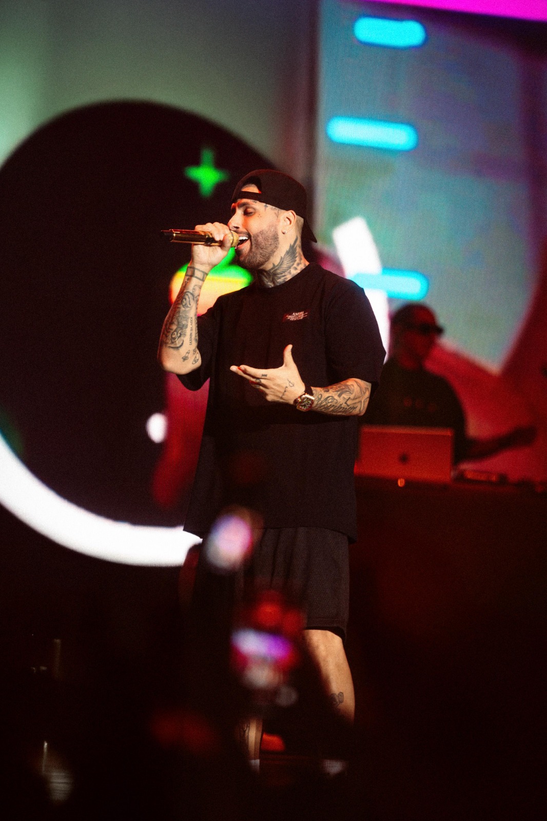 Nicky Jam da inicio a su “Sunshine Tour” en Pamplona y Milán, encendiendo así la escena