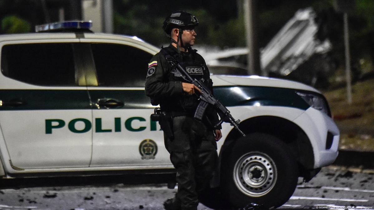 Cali bajo ataque múltiple por explosivos dirigidos contra la Policía: una persona muerta y al menos nueve heridas