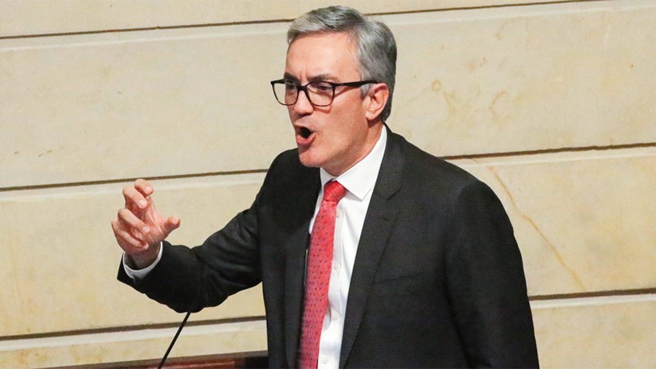Centro Democrático solicita al Gobierno revisar el presupuesto 2026 por presunto desequilibrio fiscal y exceso de gasto operativo