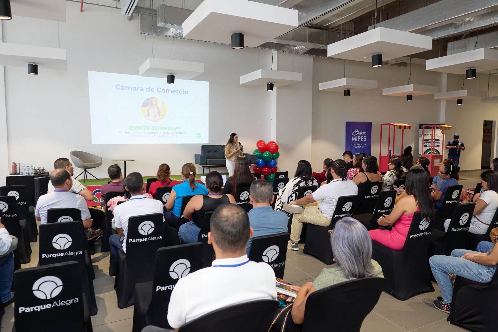 Parque Alegra impulsa el emprendimiento en el sur de Barranquilla con el programa Emprender es crecer más