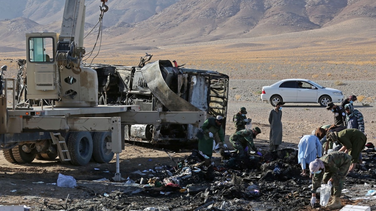 Tragedia en Afganistán por accidente de autobús que retornaba desde Irán deja 79 muertos incluyendo 19 niños