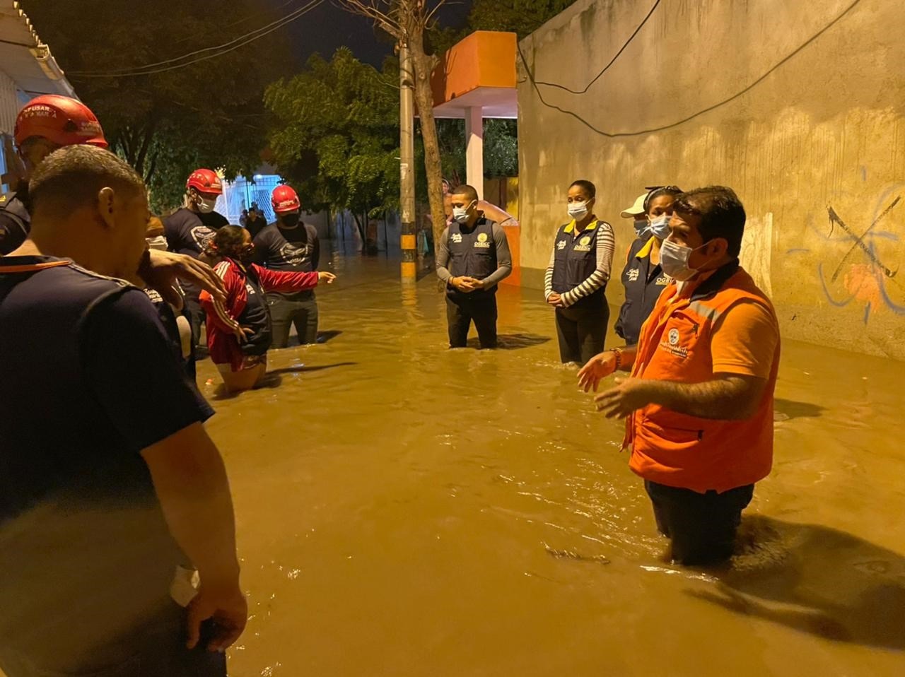 Lluvias en Santa Marta dejan más de 2.000 familias damnificadas y Alcaldía intensifica ayudas en 50 barrios