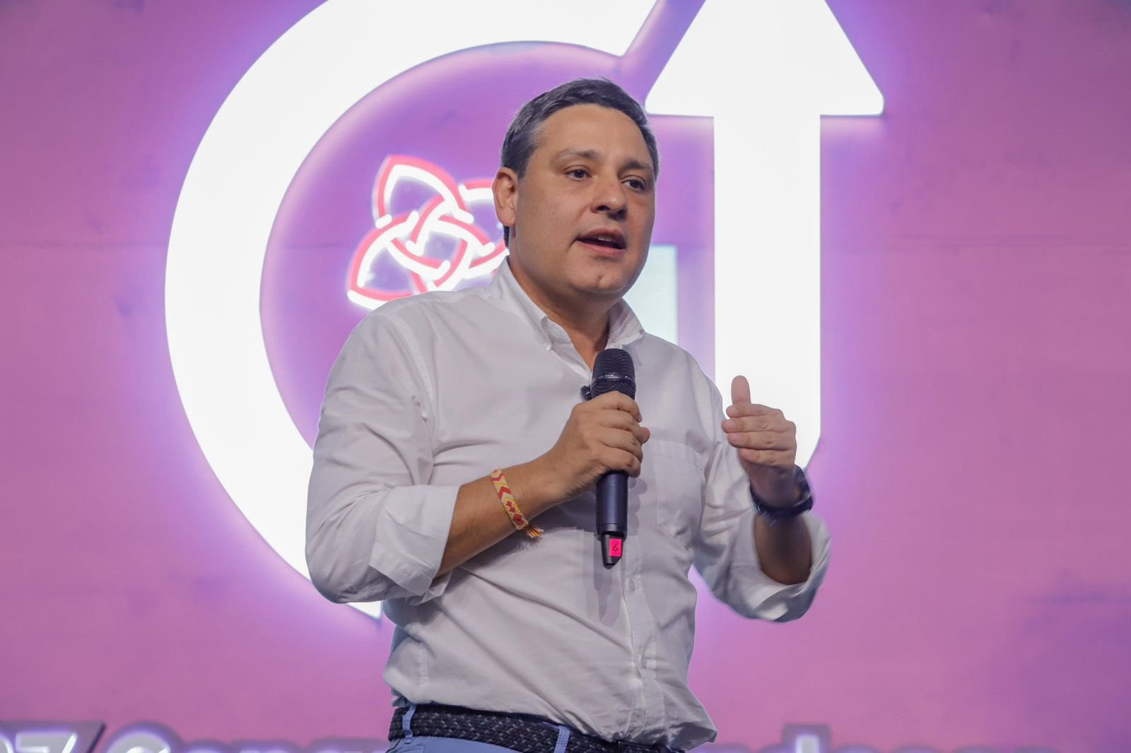 Mauricio Lizcano expresa solidaridad con Julio César Triana tras ataque armado en La Plata Huila