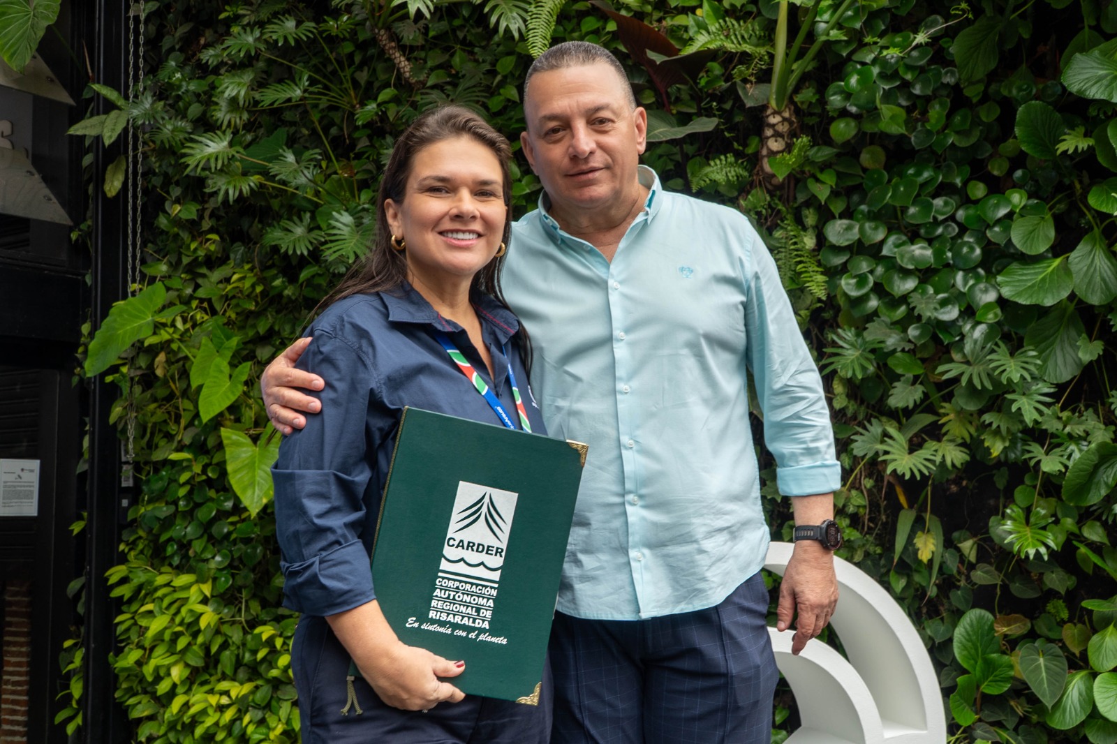 Parque Arboleda Centro Comercial recibe reconocimiento ambiental “Primitivo Briceño” por su compromiso con la sostenibilidad en Pereira