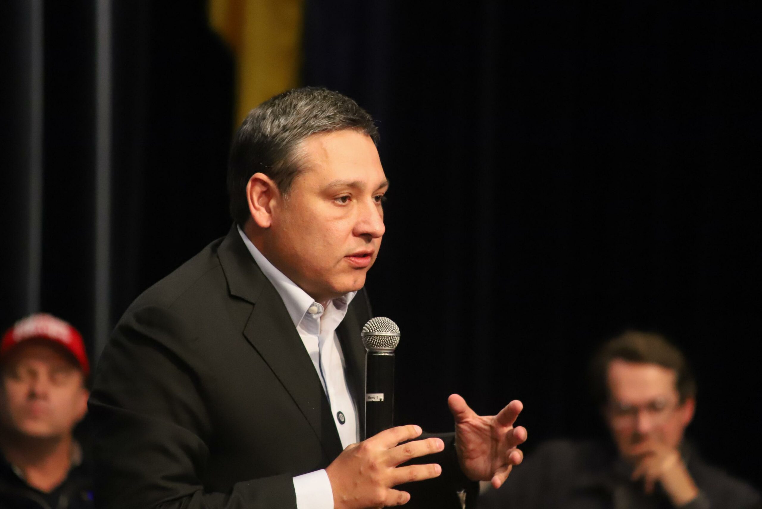 Mauricio Lizcano pide superar la confrontación política y propone reformar universidades para impulsar emprendimientos con inteligencia artificial