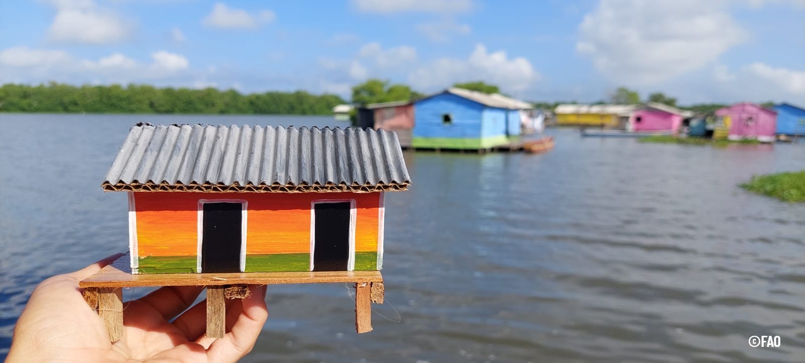 Palafitos que laten una invitación a vivir rutas sostenibles en la Ciénaga Grande de Santa Marta