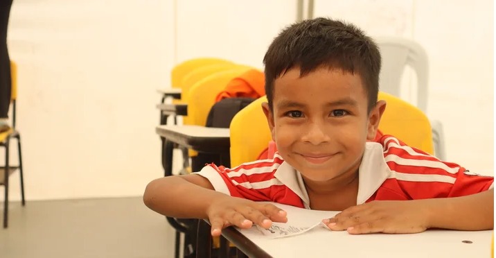 Millones de niñas y niños en riesgo de quedarse sin educación por recortes internacionales