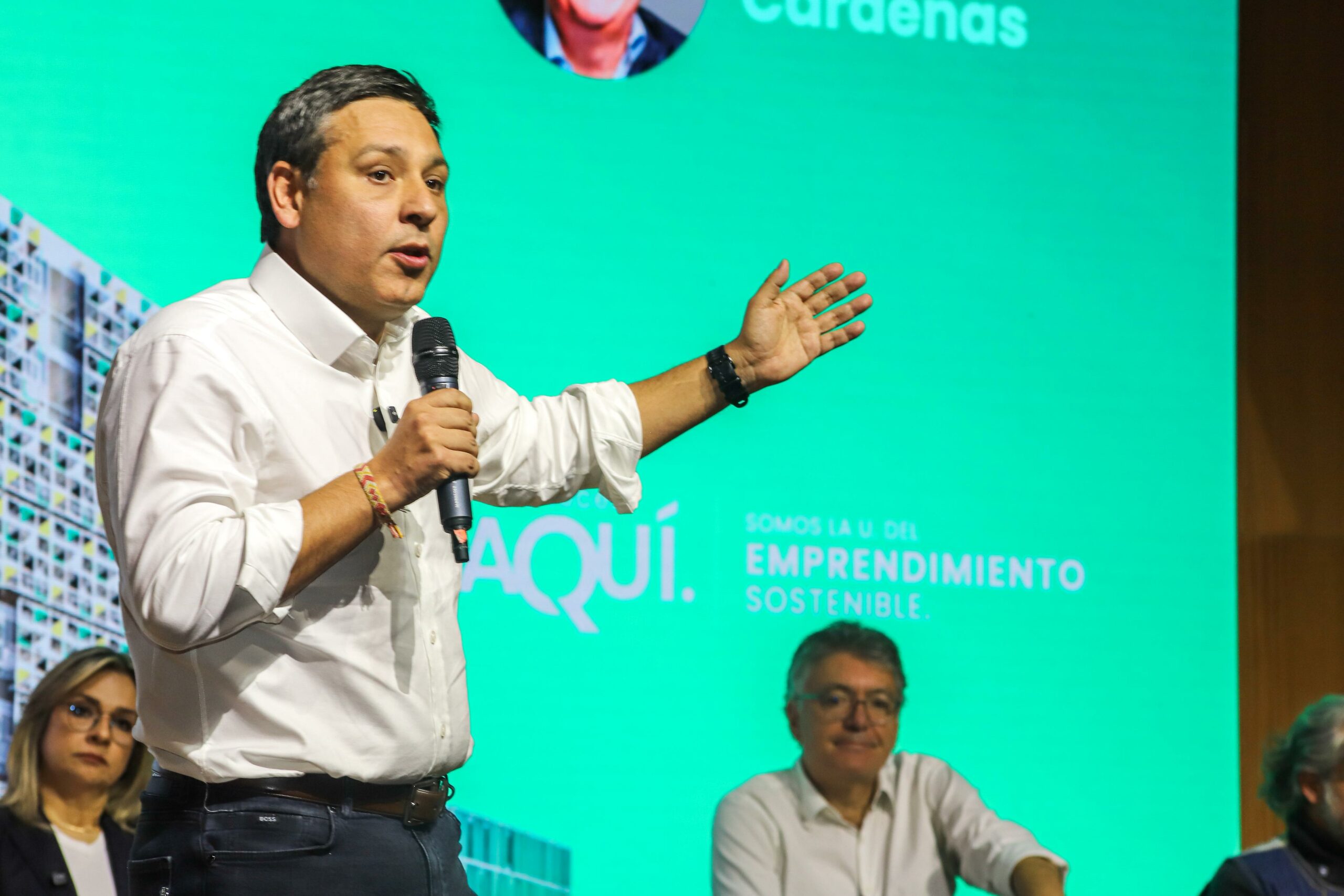 Mauricio Lizcano responde a Vicky Dávila y pide elevar el debate político con propuestas y respeto
