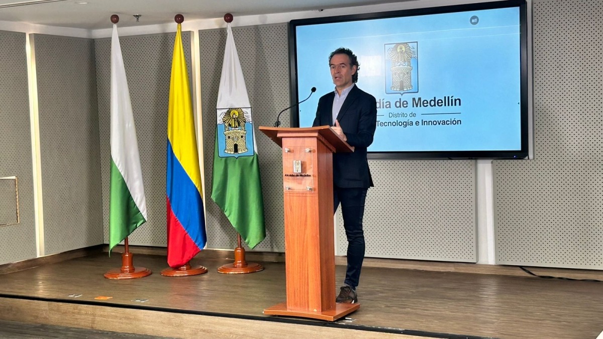 Federico Gutiérrez resalta la importancia de mantener relaciones con Estados Unidos y cuestiona la política nacional