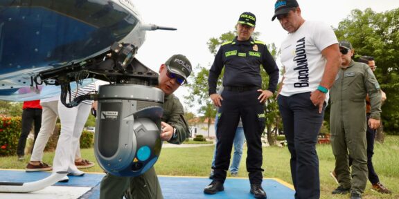 Alcalde Alejandro Char reactiva el helicóptero Halcón para fortalecer la seguridad en Barranquilla