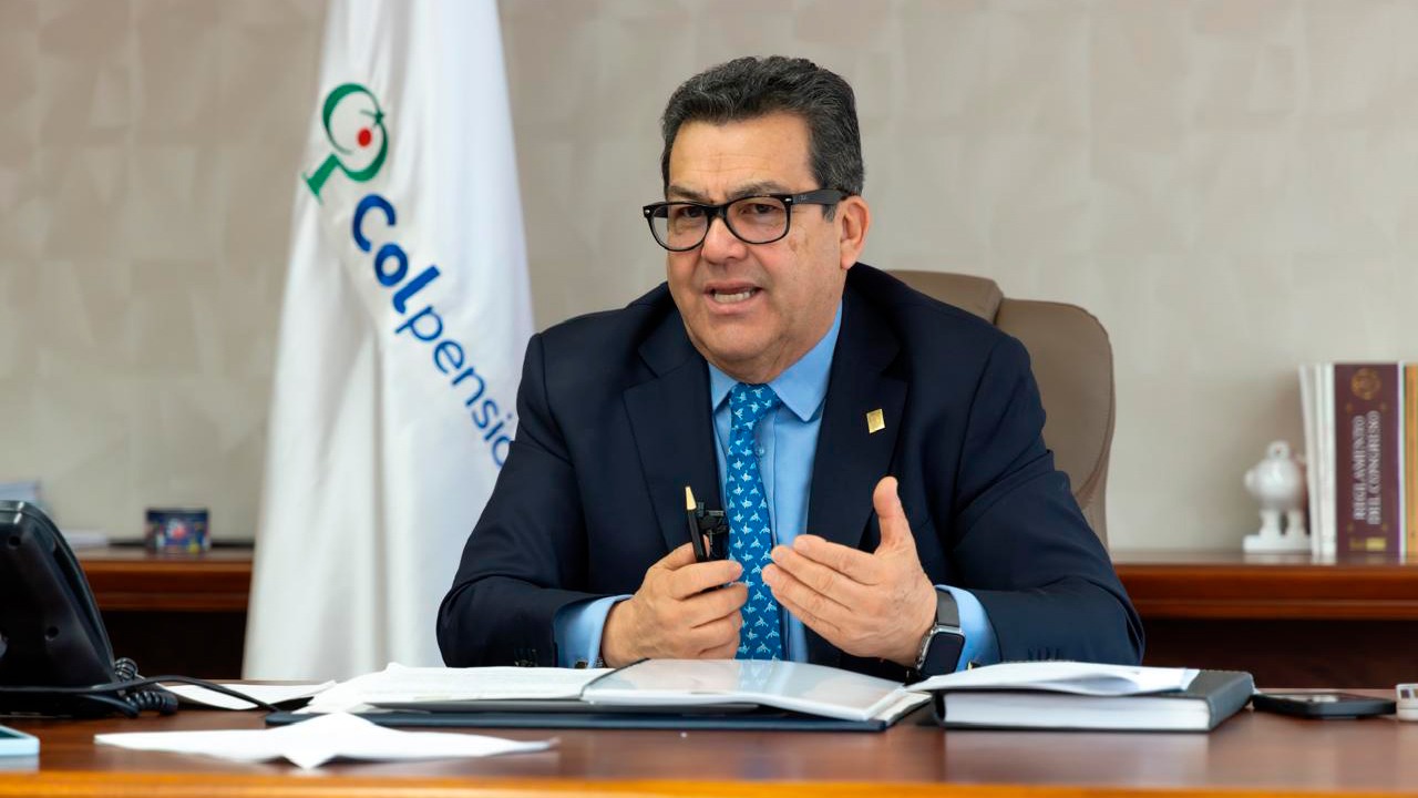 Gobierno propone traslado de $9 billones de fondos privados a Colpensiones para trabajadores de alto riesgo