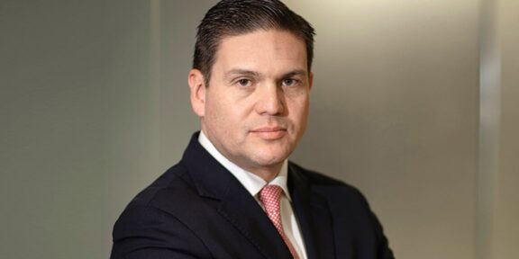 Juan Carlos Pinzón busca el aval del Partido Verde Oxígeno para lanzarse a la Presidencia en 2026