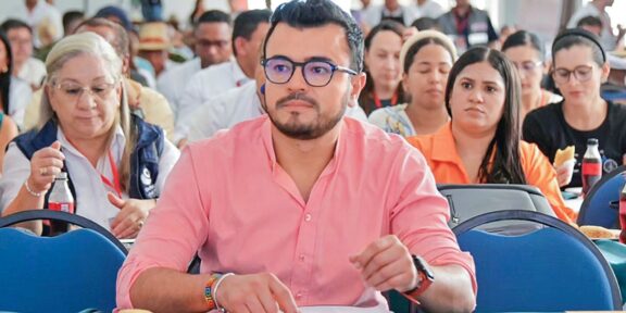 Luis Carlos Leal renuncia a su candidatura presidencial y deja la Alianza Verde tras fuertes críticas a la dirigencia del partido