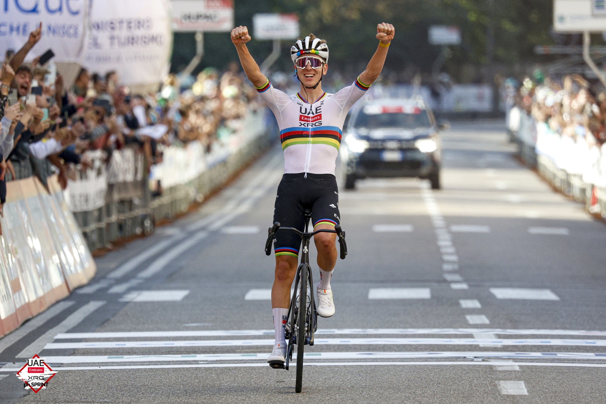 Tadej Pogačar hace historia con su quinto título en el Giro de Lombardía y Egan Bernal se destaca en el top 10