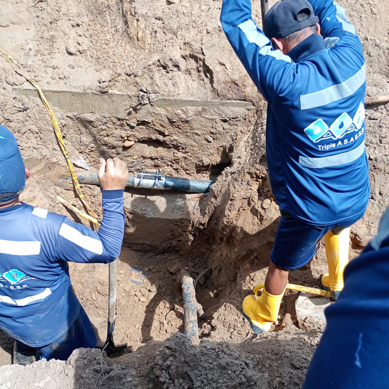 Triple A desmantela 13 conexiones ilegales en el sistema de acueducto Achotera