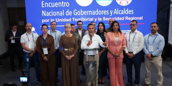 Gobernadores piden al presidente Petro agilizar trámite para convertir la Región Caribe en entidad territorial