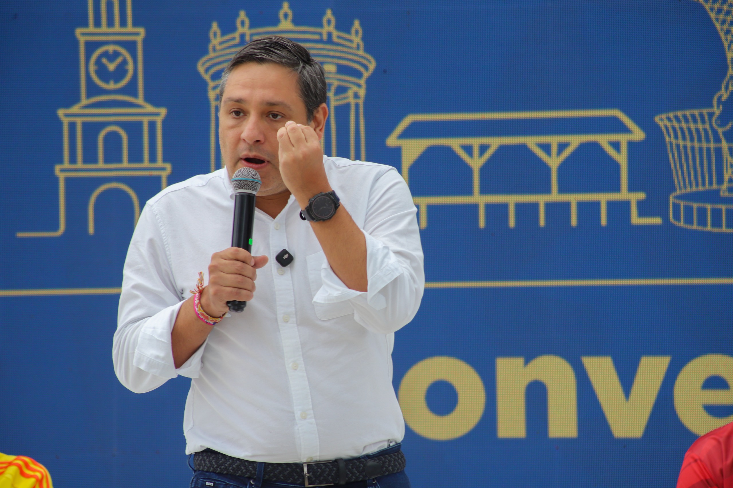 Mauricio Lizcano exige acción inmediata del Estado tras atentado con drones en Calamar, Guaviare