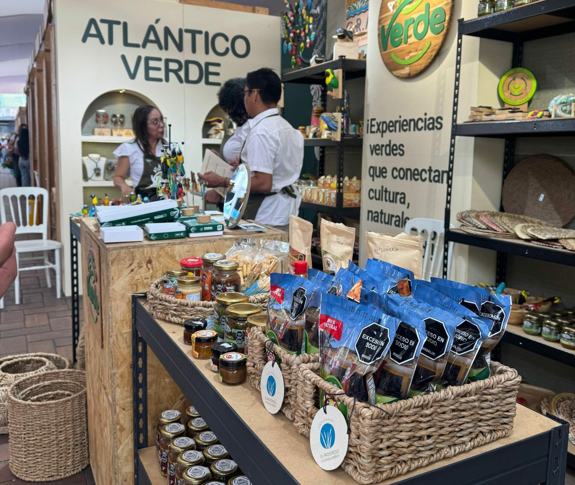 Negocios Verdes del Atlántico triunfan en la Semana de la Biodiversidad en Cali con ventas récord y liderazgo sostenible